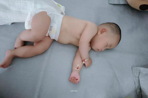 雄安新区三个月宝宝抬头不稳 雄安新区三个月宝宝抬头不稳